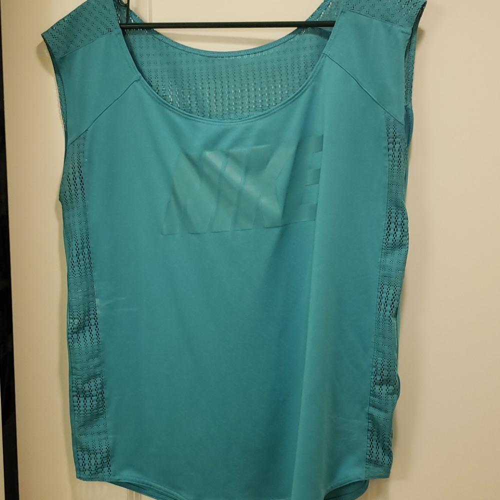 Nike dry-wick top